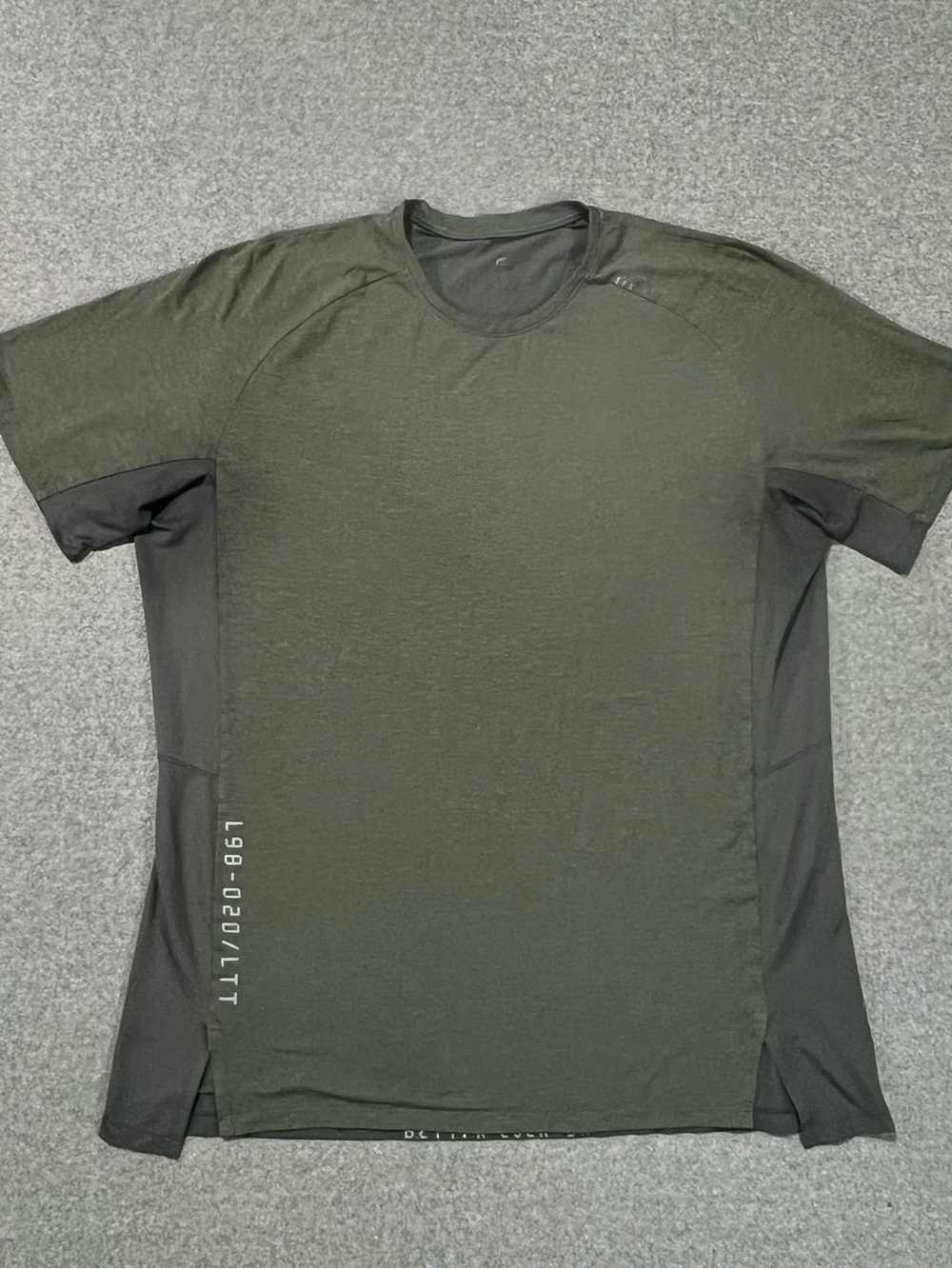 Lululemon Shirt Adult XL Green Gray All Terrain Short Sleeve Gym Reflective